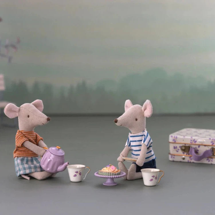 Maileg Miniature Mouse Afternoon Treat – Purple Madelaine