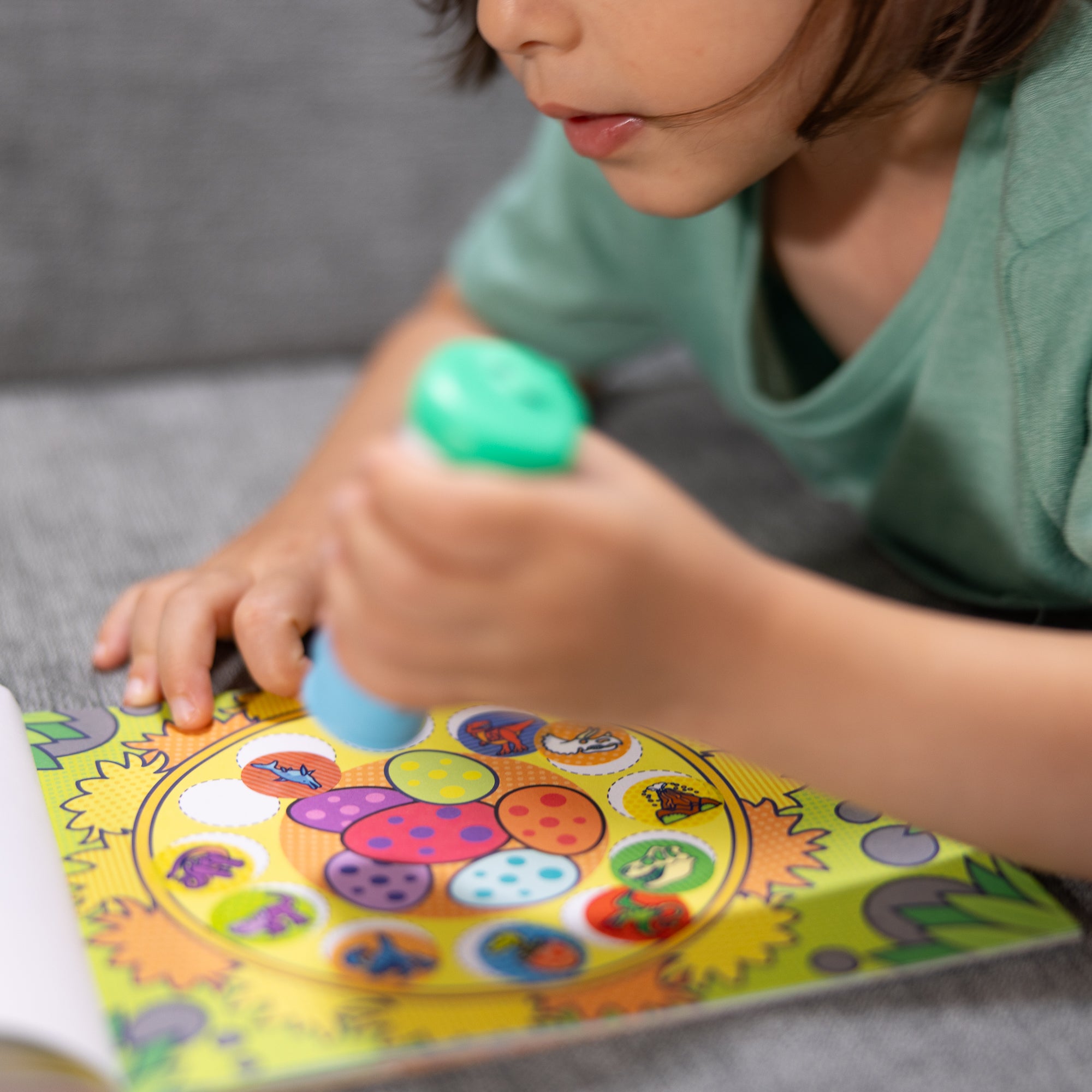 Melissa & Doug Sticker WOW!™ Activity Pad & Sticker Stamper – Dinosaur