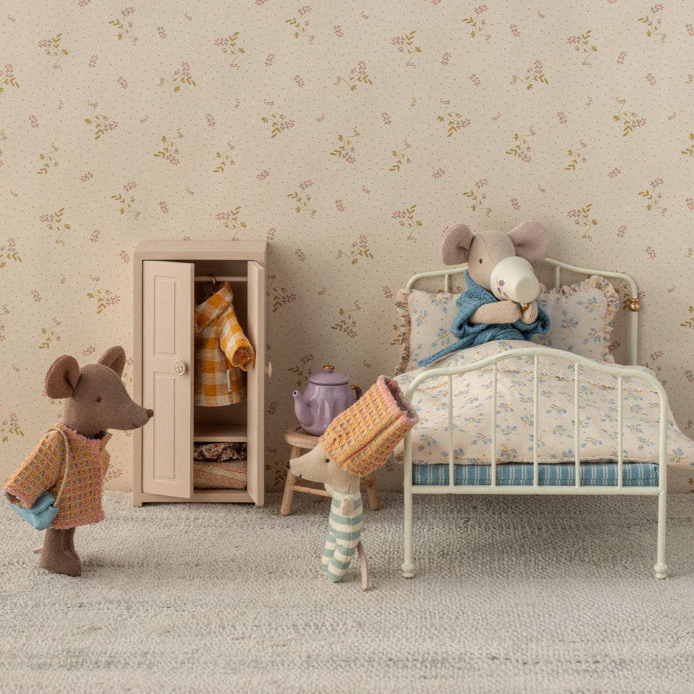 Maileg Mouse Suit – Mum Mouse