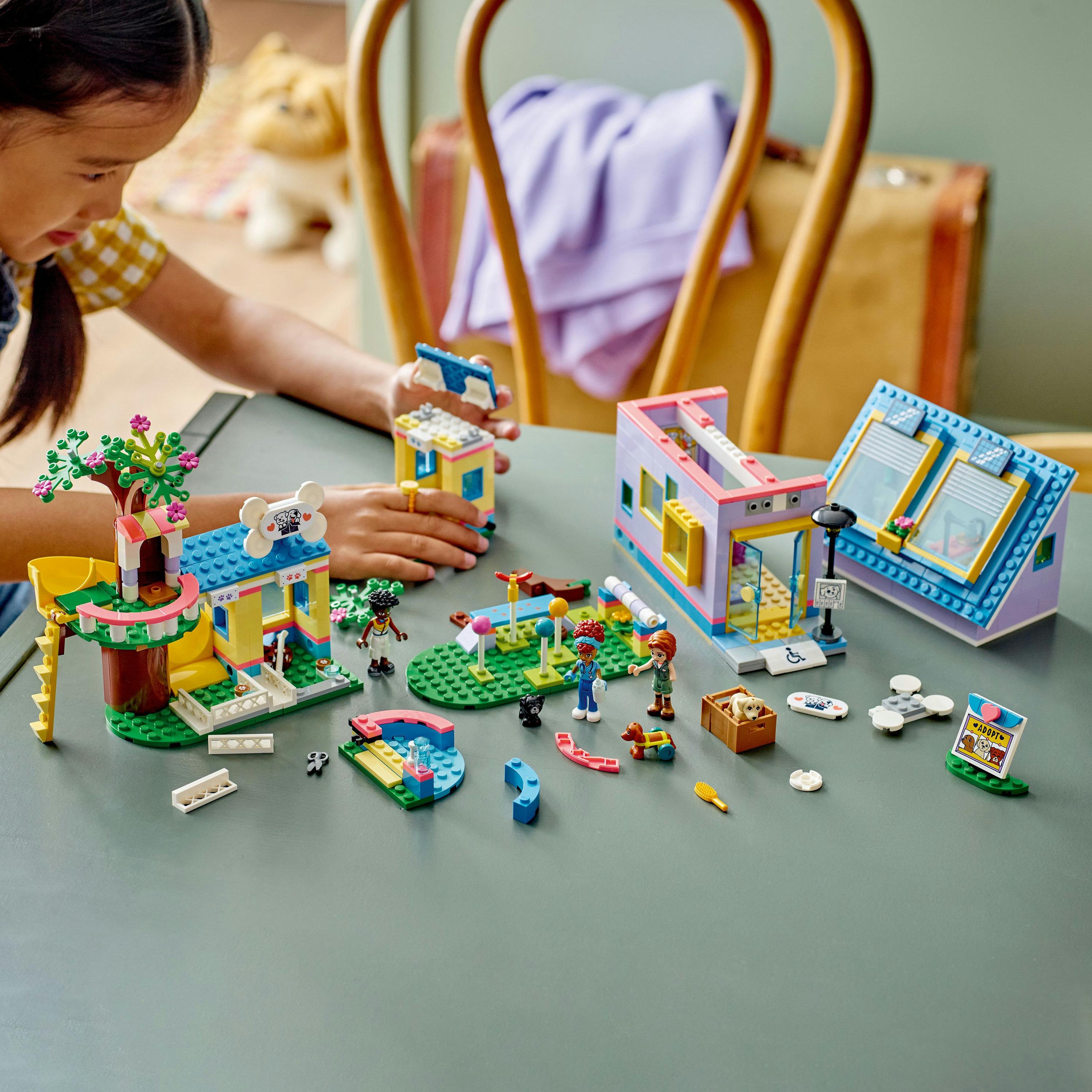 LEGO® Friends Heartlake City Dog Rescue Center | 41727