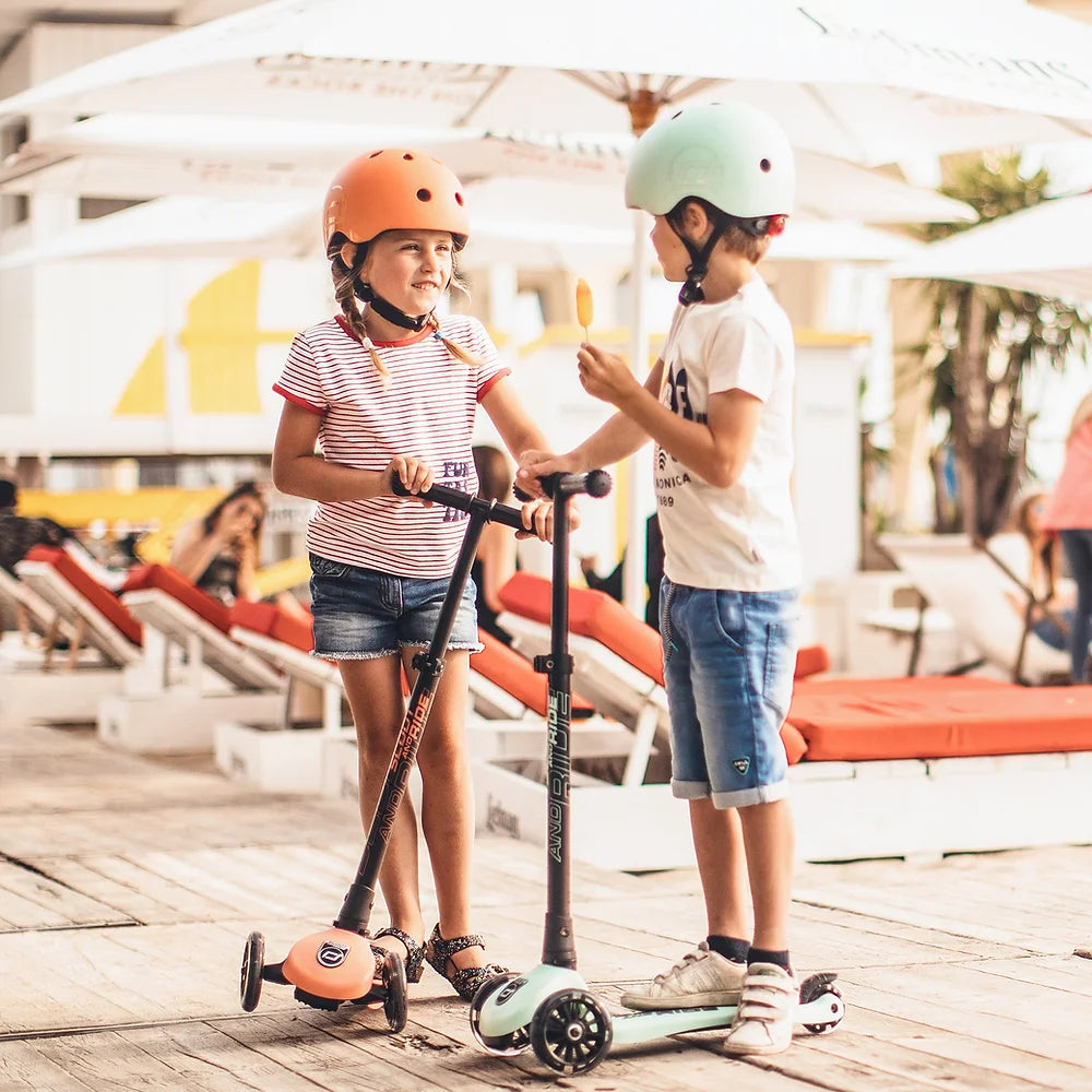 Scoot And Ride Highwaykick 3 LED Glow Scooter – Peach