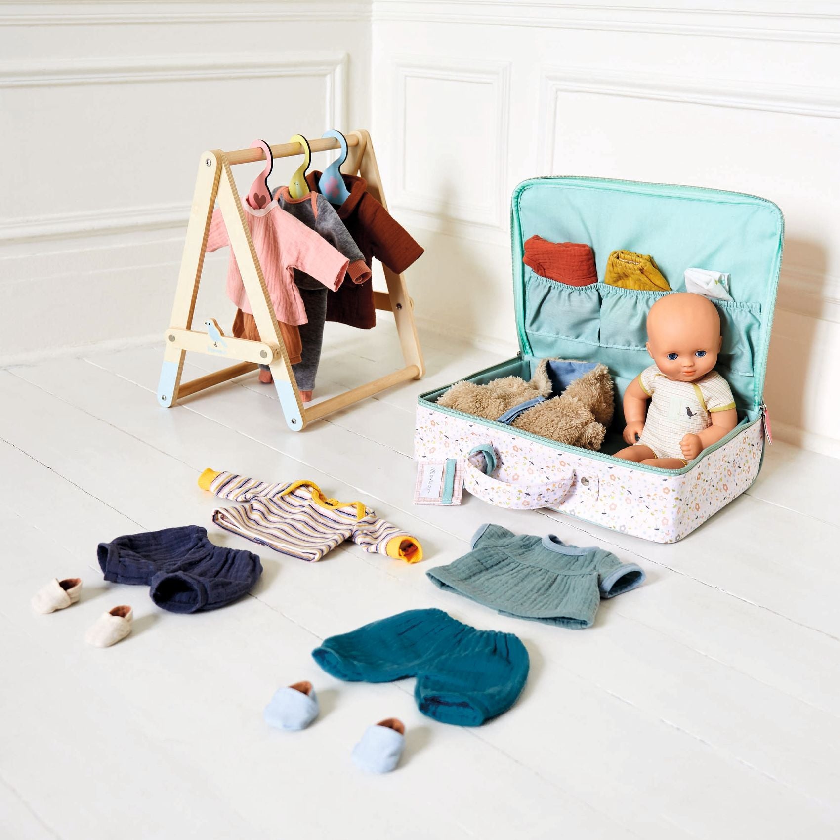 Djeco Pomea Doll Suitcase