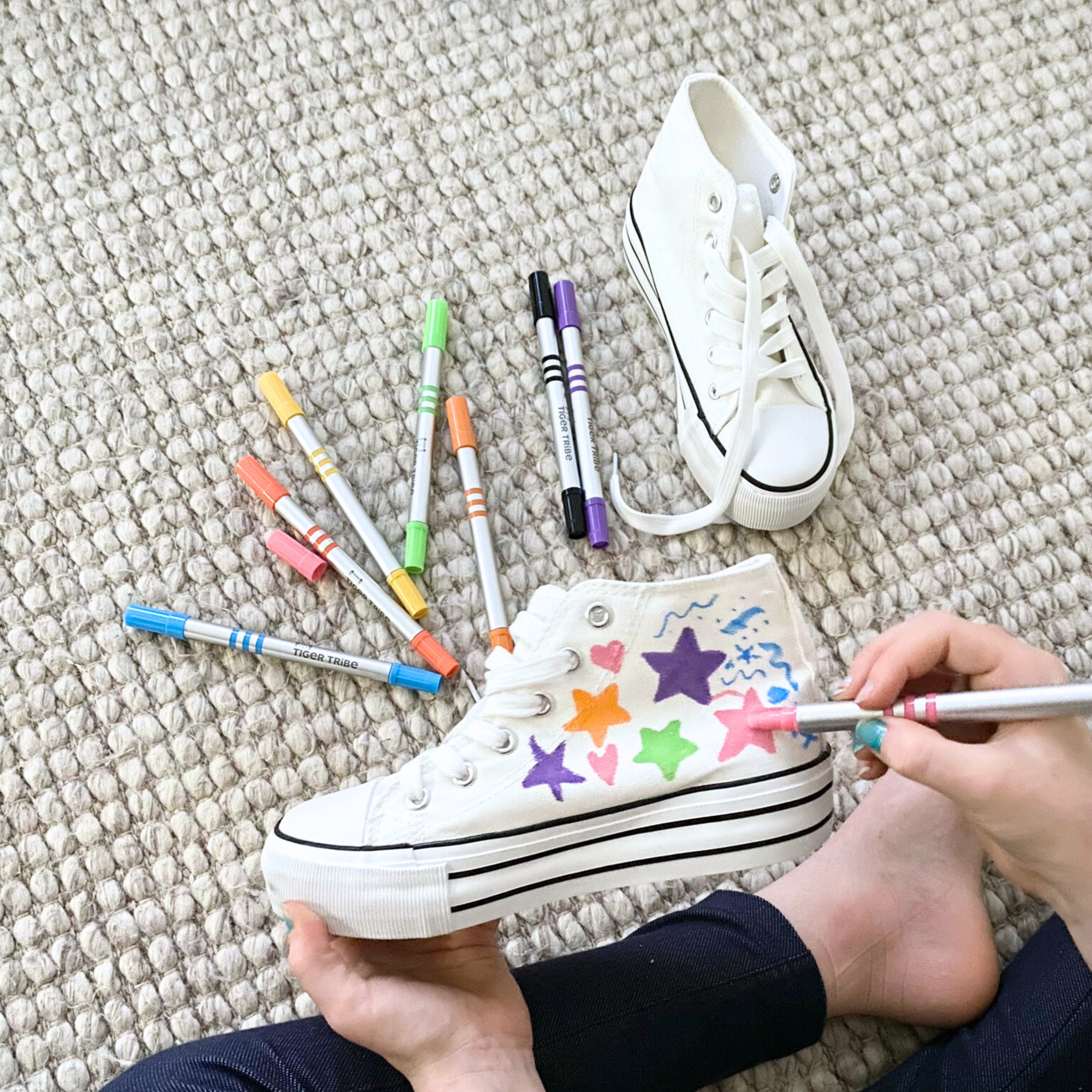 Tiger Tribe Dual-Tip Paint Pens (Set of 8)
