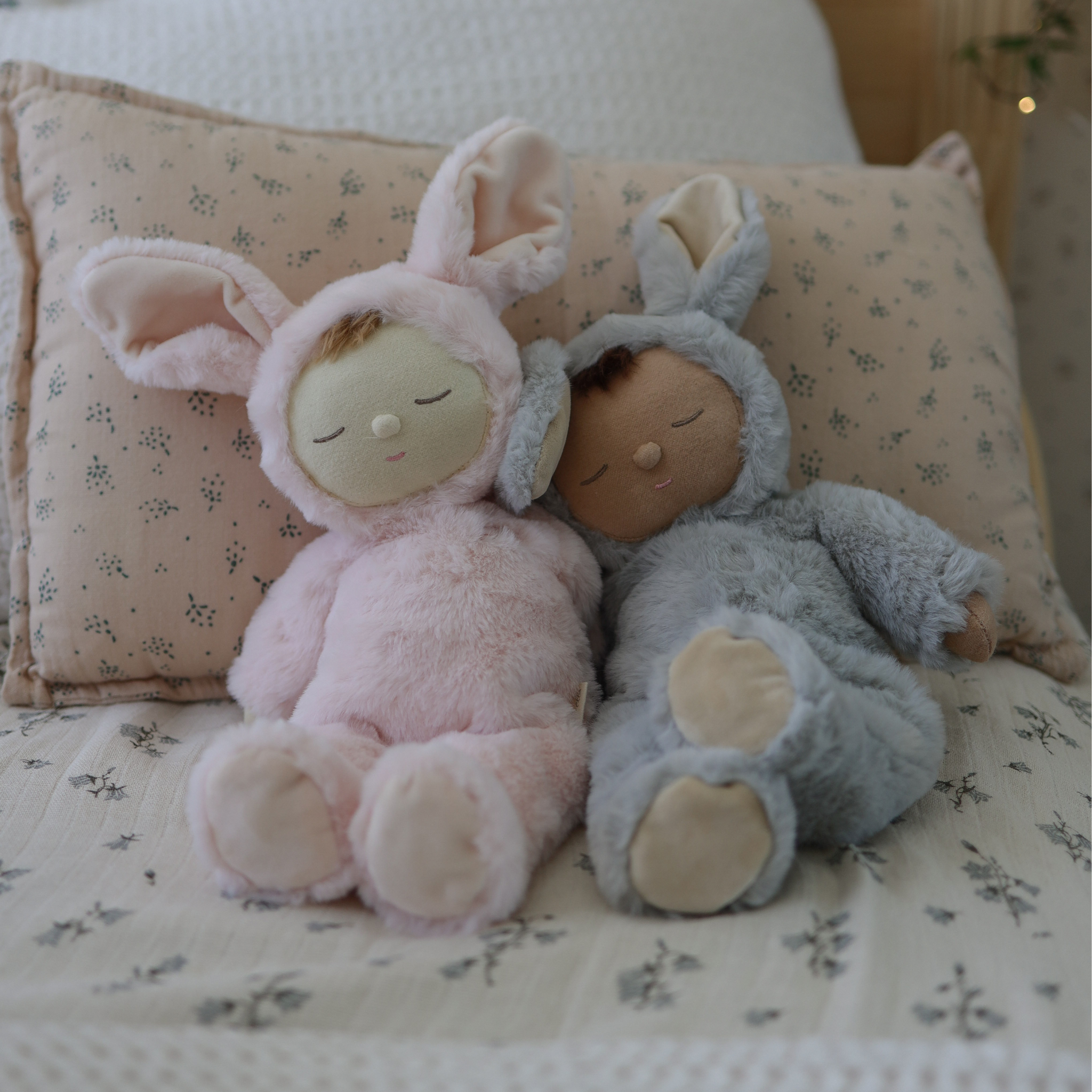 Olli Ella Lullaby Cozy Dinkum Doll – Bunny Pip Smoke