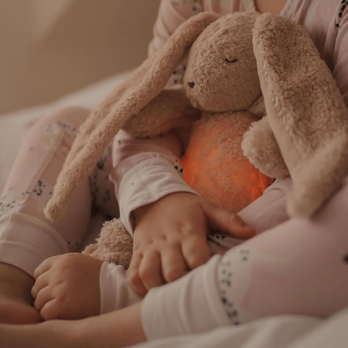 Moonie® Organic Humming Bunny with Lamp – Cappuccino