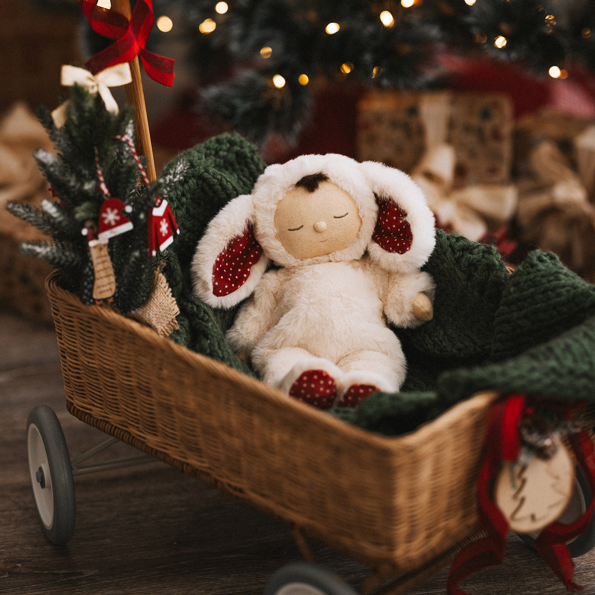 Olli Ella Cozy Dinkum Doll – Festive Bunny Twiggy