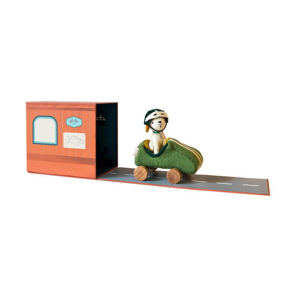 Olli Ella Holdie Dog-Go Racer Boy – Green