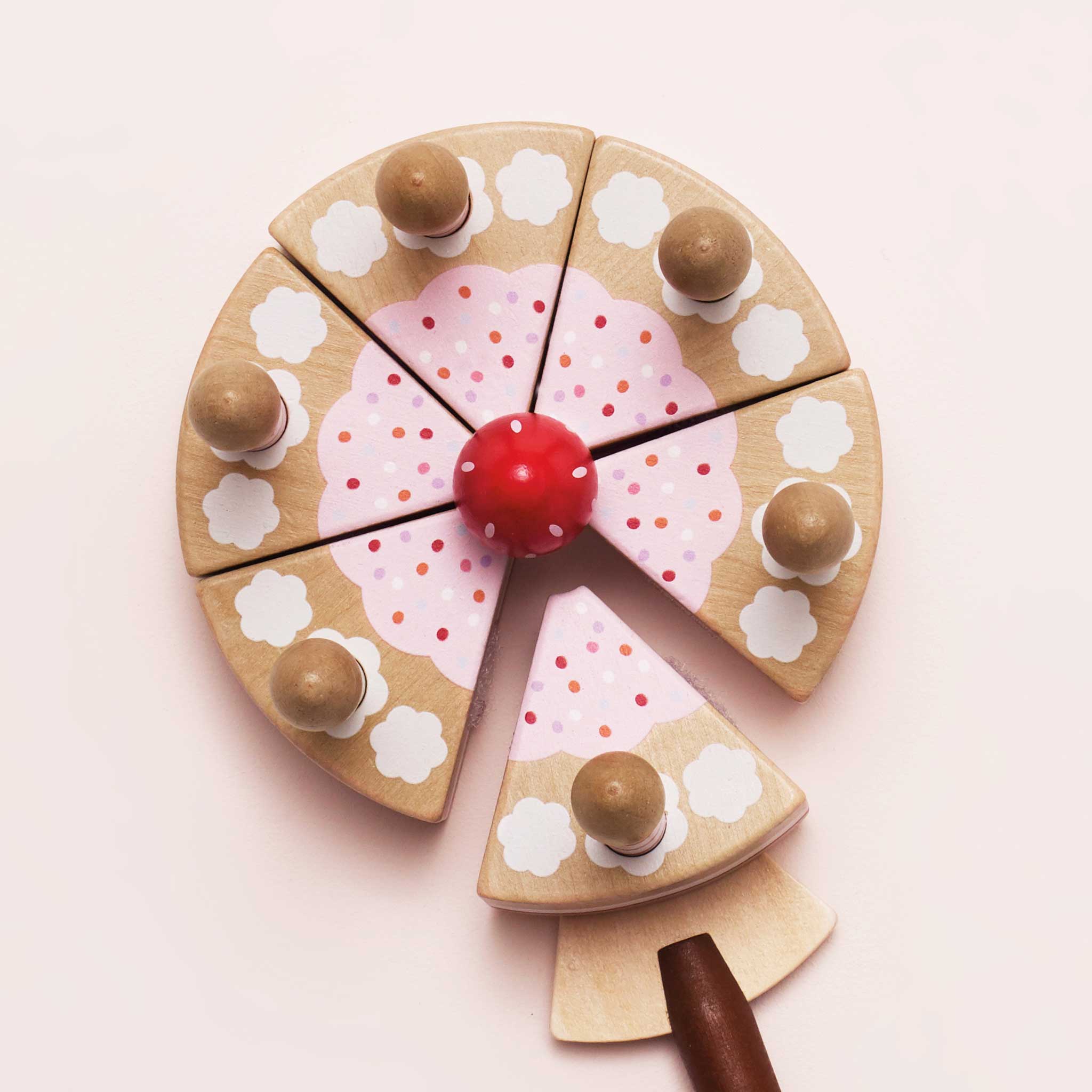 Le Toy Van Sliceable Birthday Cake with Candles