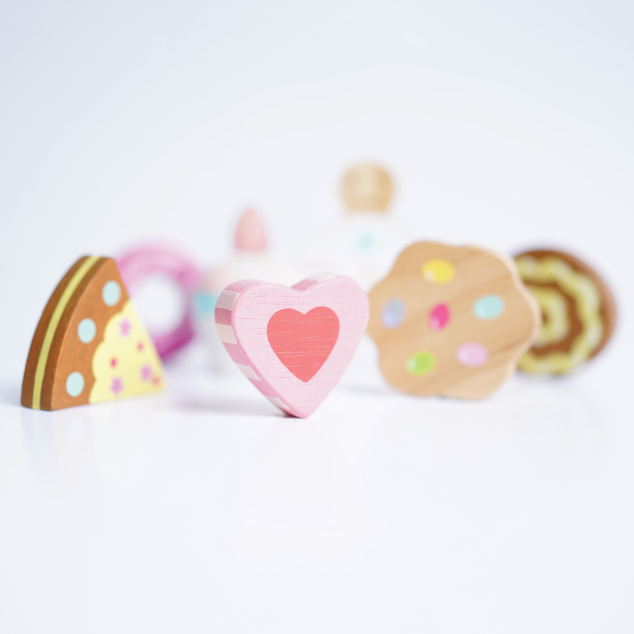 Le Toy Van Three Tier Patisserie Cake Stand