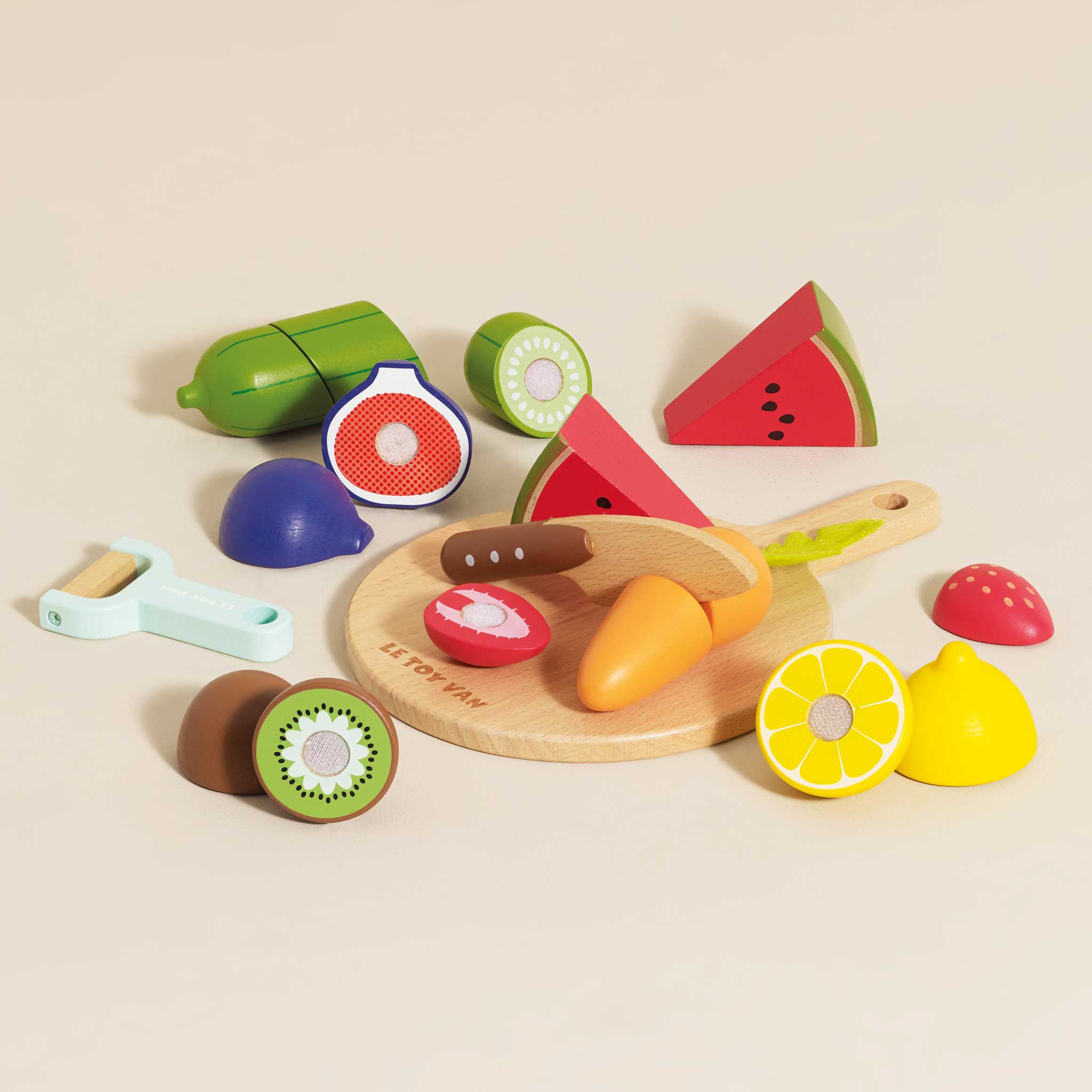 Le Toy Van Chopping Board & Sliceable Play Food