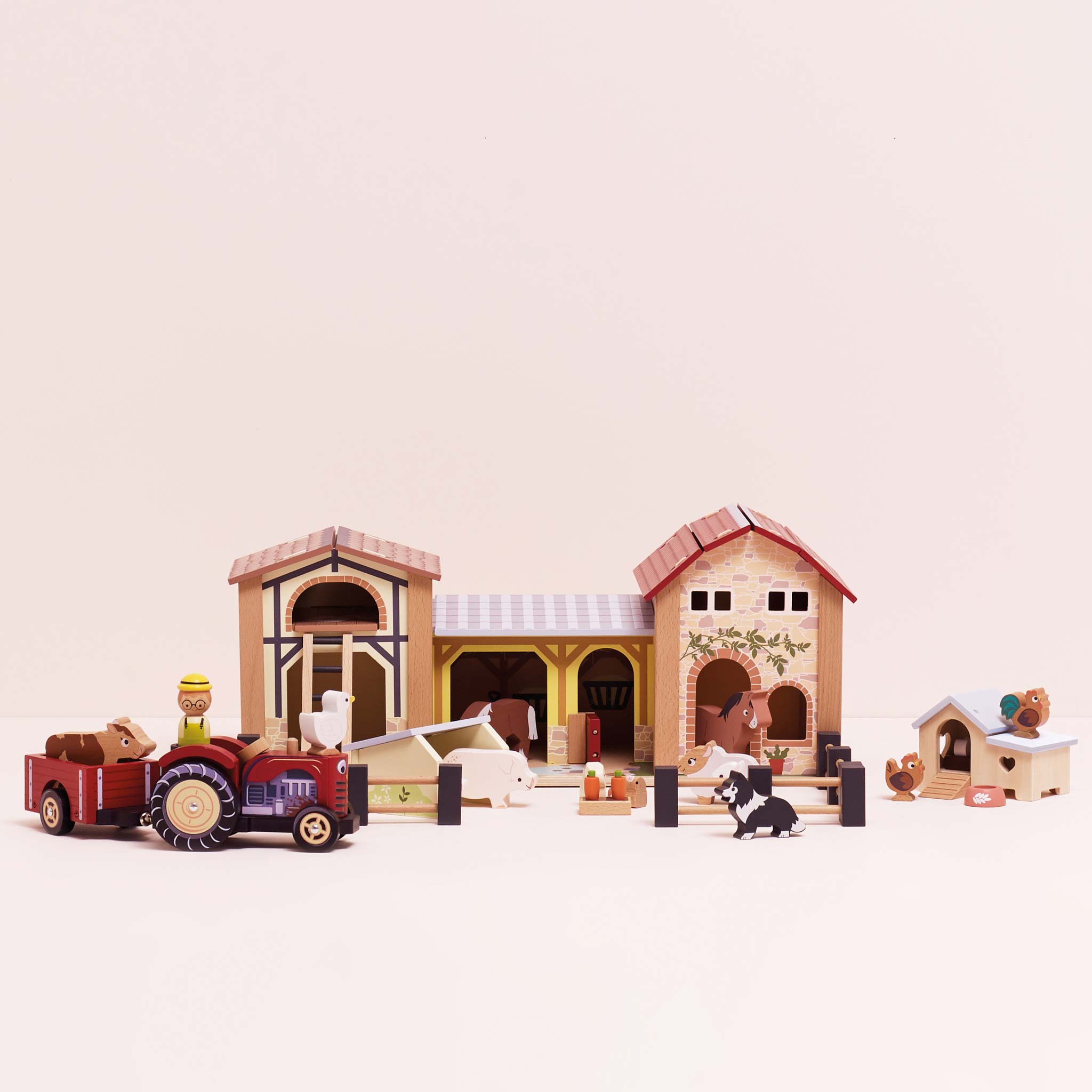 Le Toy Van Farmyard Stables