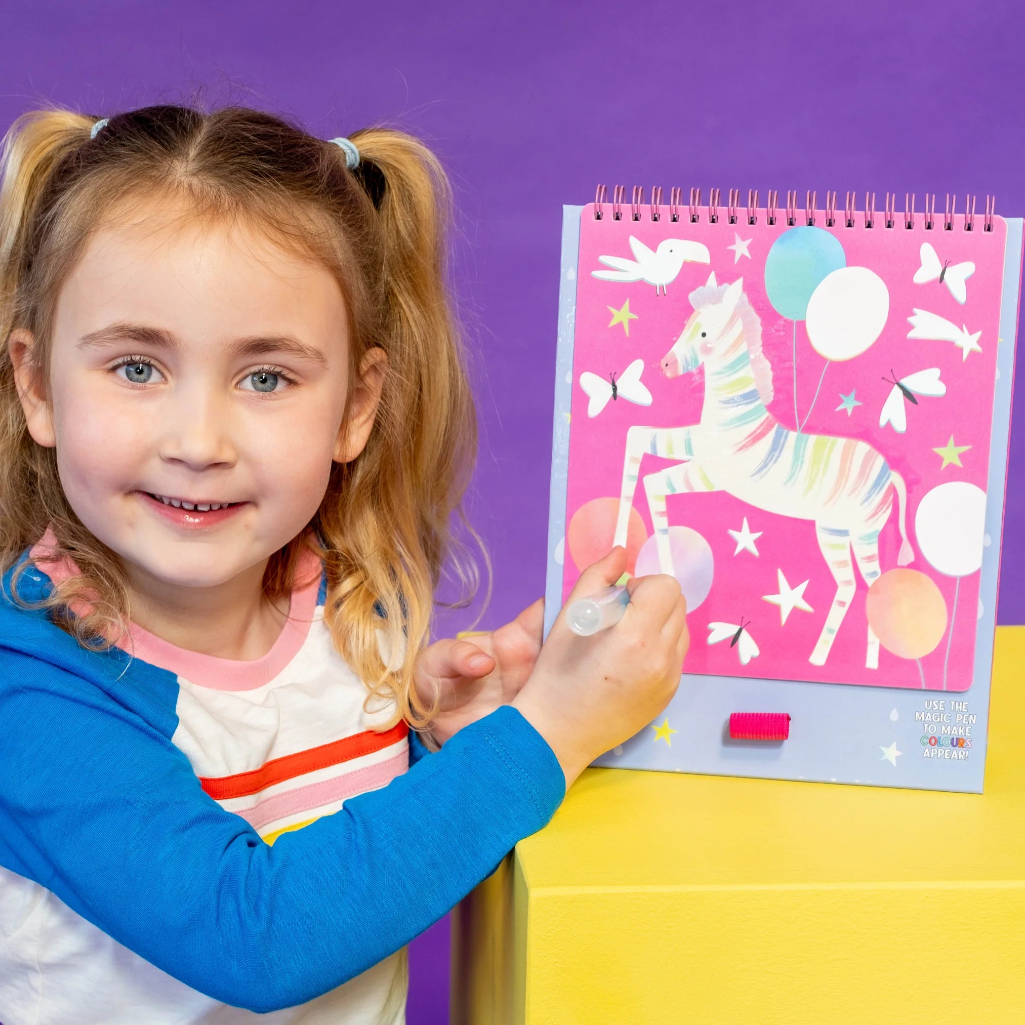 Floss & Rock Magic Colour Changing Water Card Easel & Pen – Fantasy
