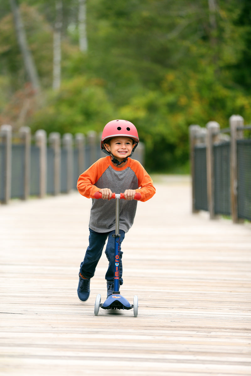 Micro® Mini Deluxe Scooter – Navy Blue