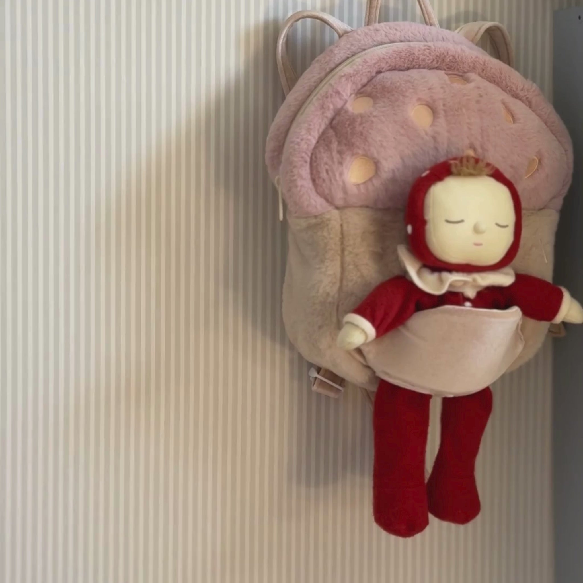 Olli Ella Hopalong Mushroom Backpack – Pink