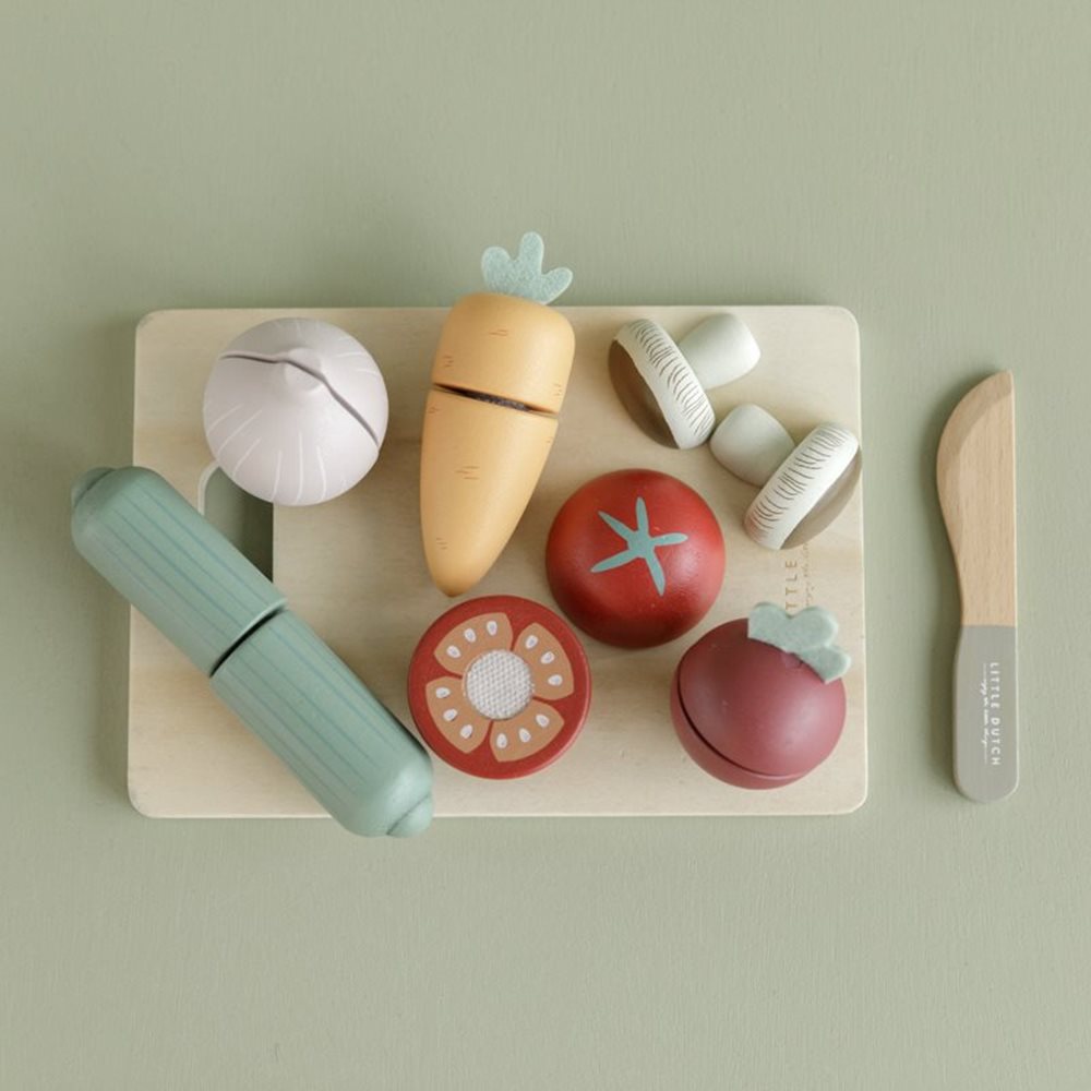 wooden-cutting-vegetables-2