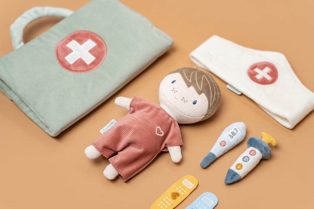Little Dutch Jim Doll Care Playset – Doctor