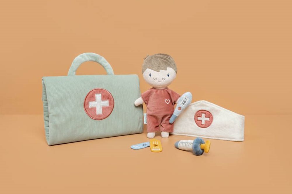 Little Dutch Jim Doll Care Playset – Doctor