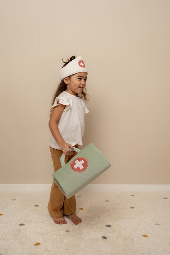 Little Dutch Jim Doll Care Playset – Doctor