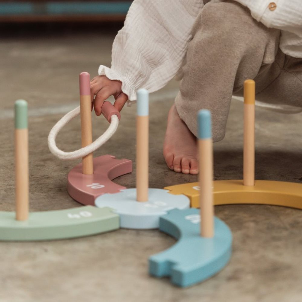 Little Dutch Ring Toss Game