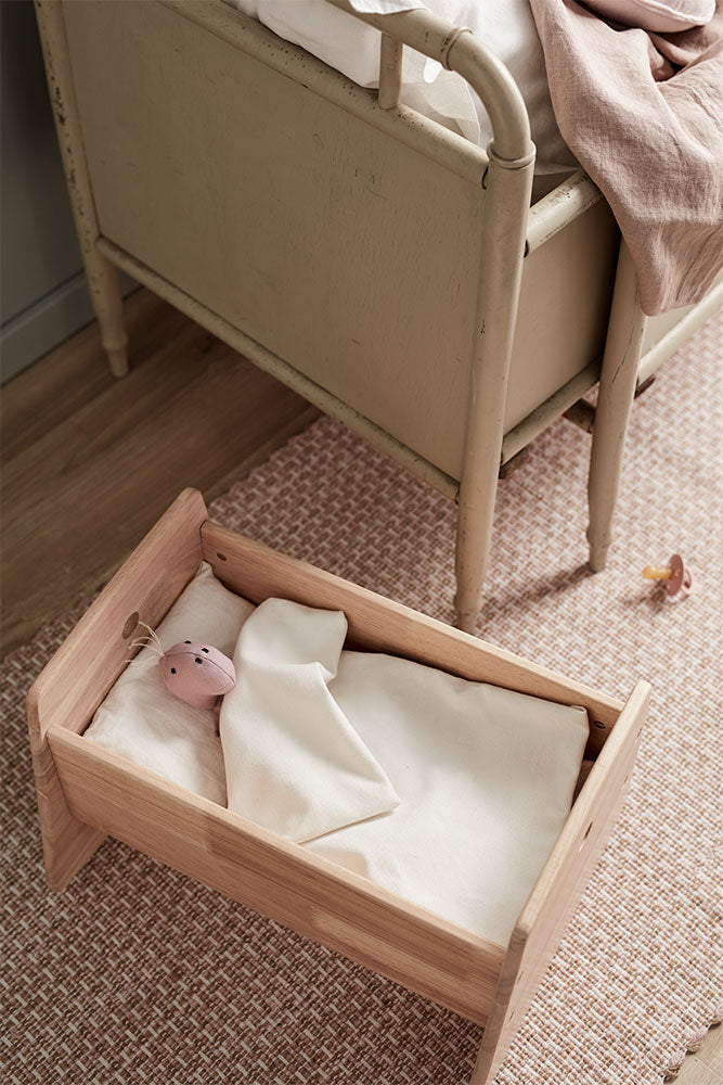 Kid’s Concept Kid’s Hub Doll Crib – Natural