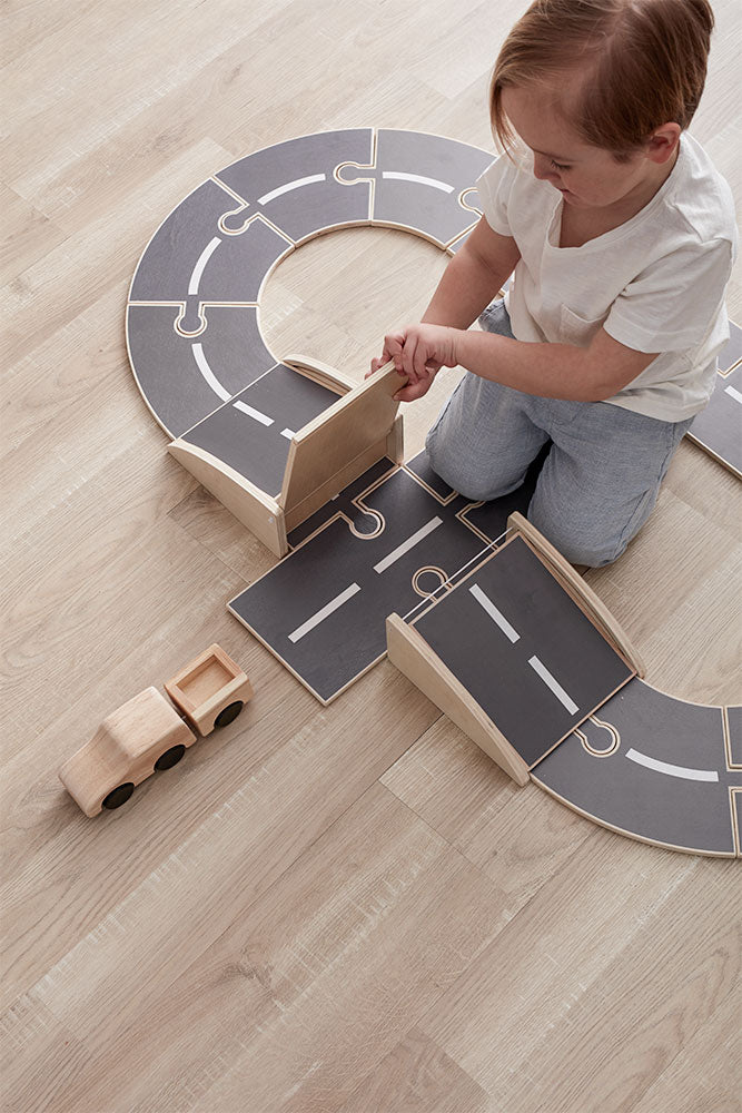 Kid’s Concept Aiden Car Track