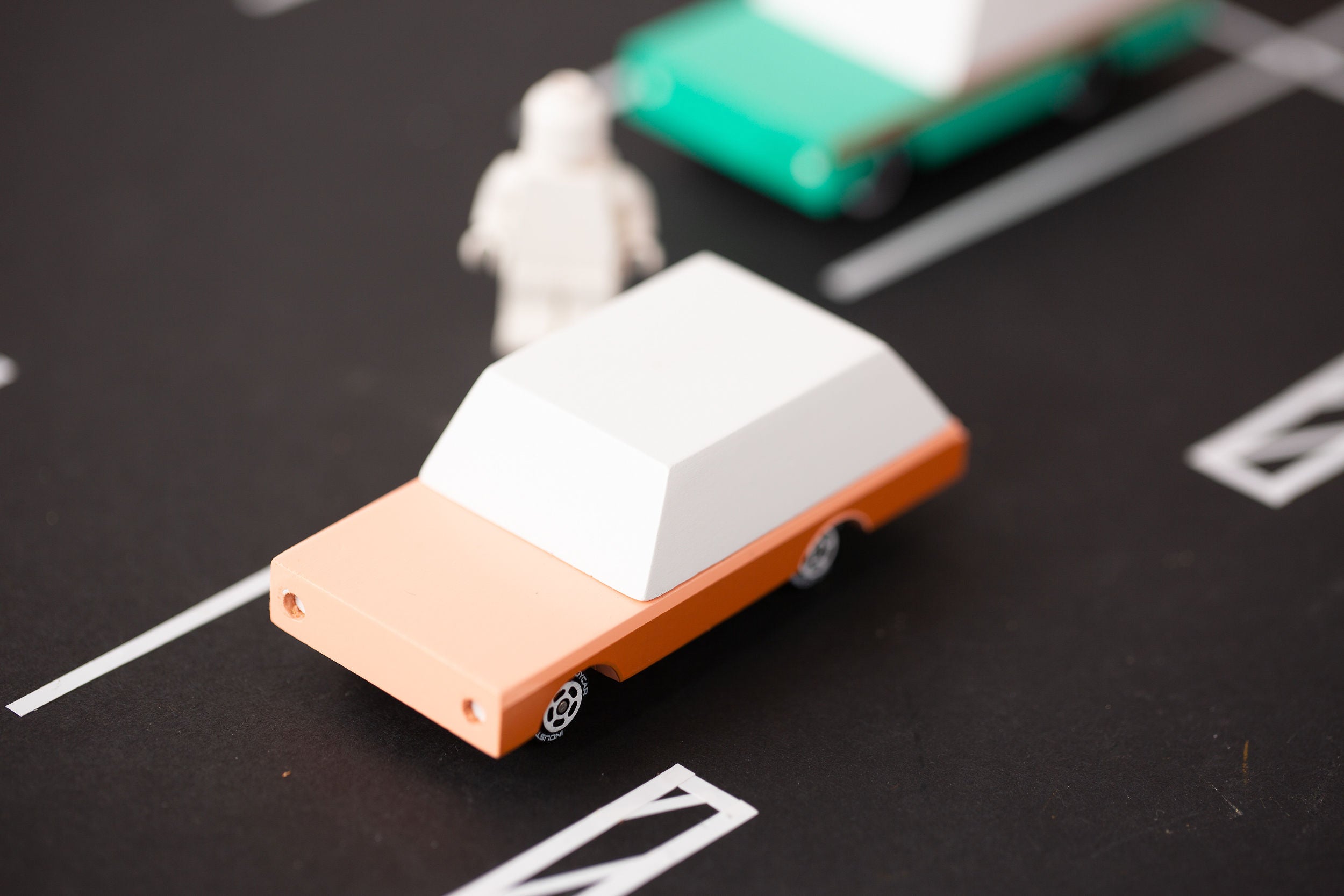 candycar-dart-wagon-3