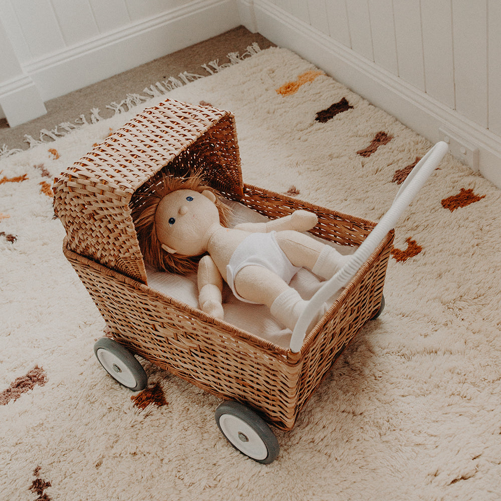 Olli Ella Strolley Rattan Stroller – Natural