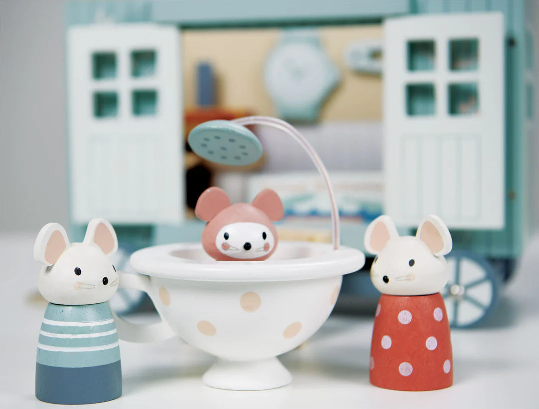 Tender Leaf Secret Meadow Shepherd's Hut