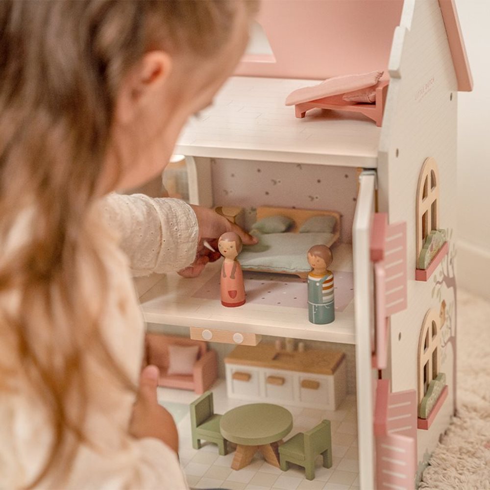 Little Dutch Dollhouse