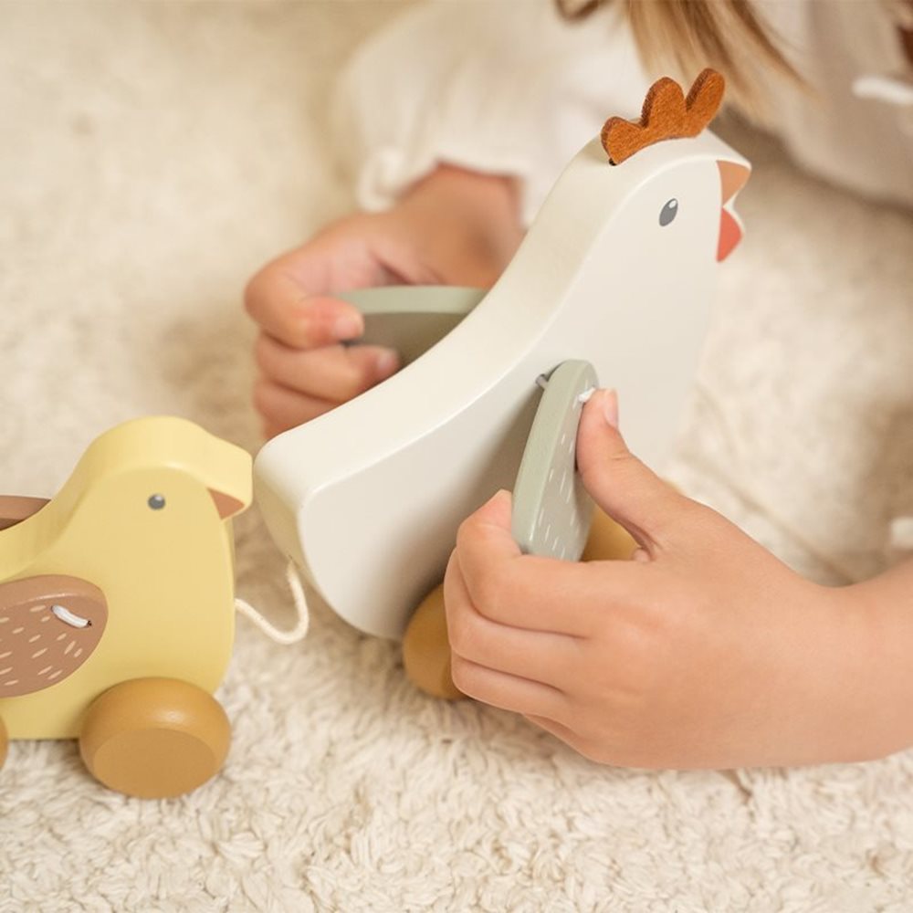 Little Dutch Pull-Along Chickens – Little Farm