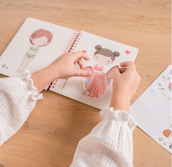 Little Dutch Dress Me Up Book – Rosa &amp; Friends