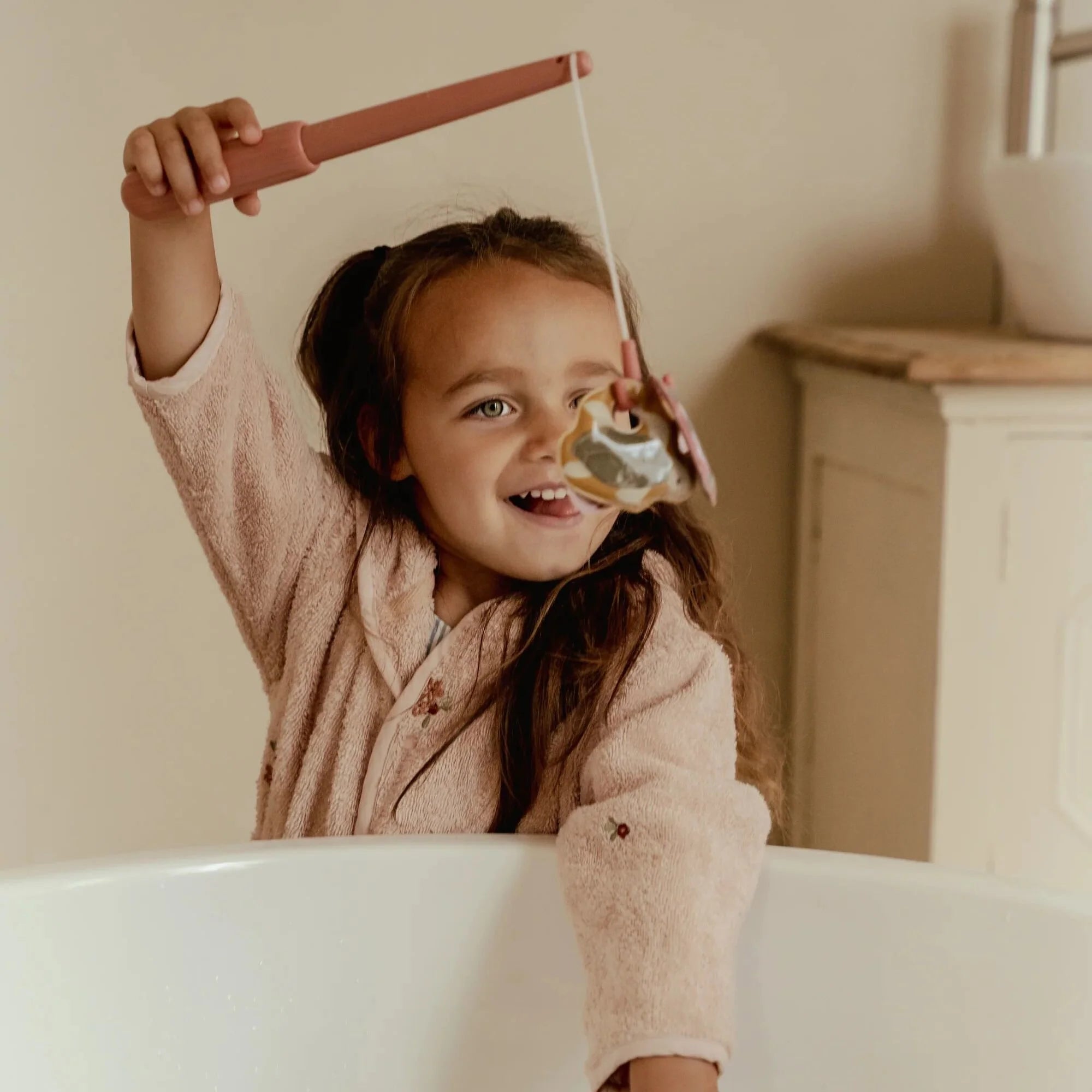 Little Dutch Bath Fishing Game – Pink