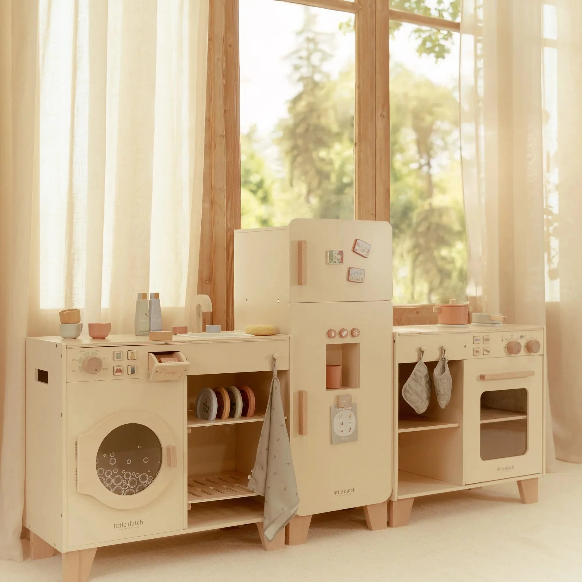Little Dutch Wooden Refrigerator (Limited Edition)