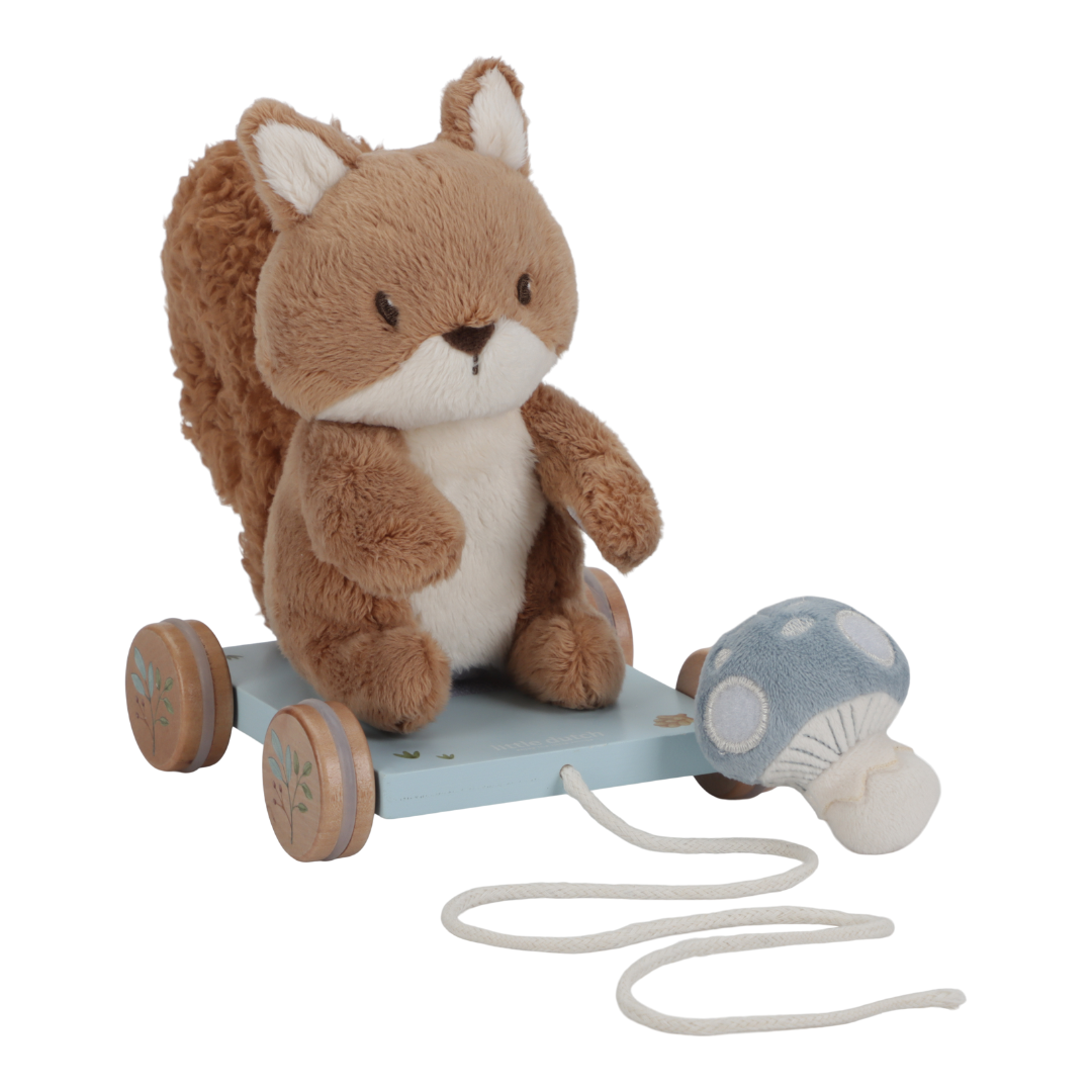 Little Dutch Pull Along Squirrel – Forest Friends