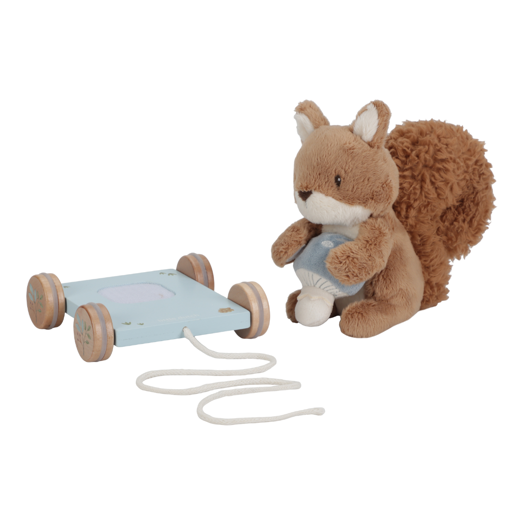 Little Dutch Pull Along Squirrel – Forest Friends