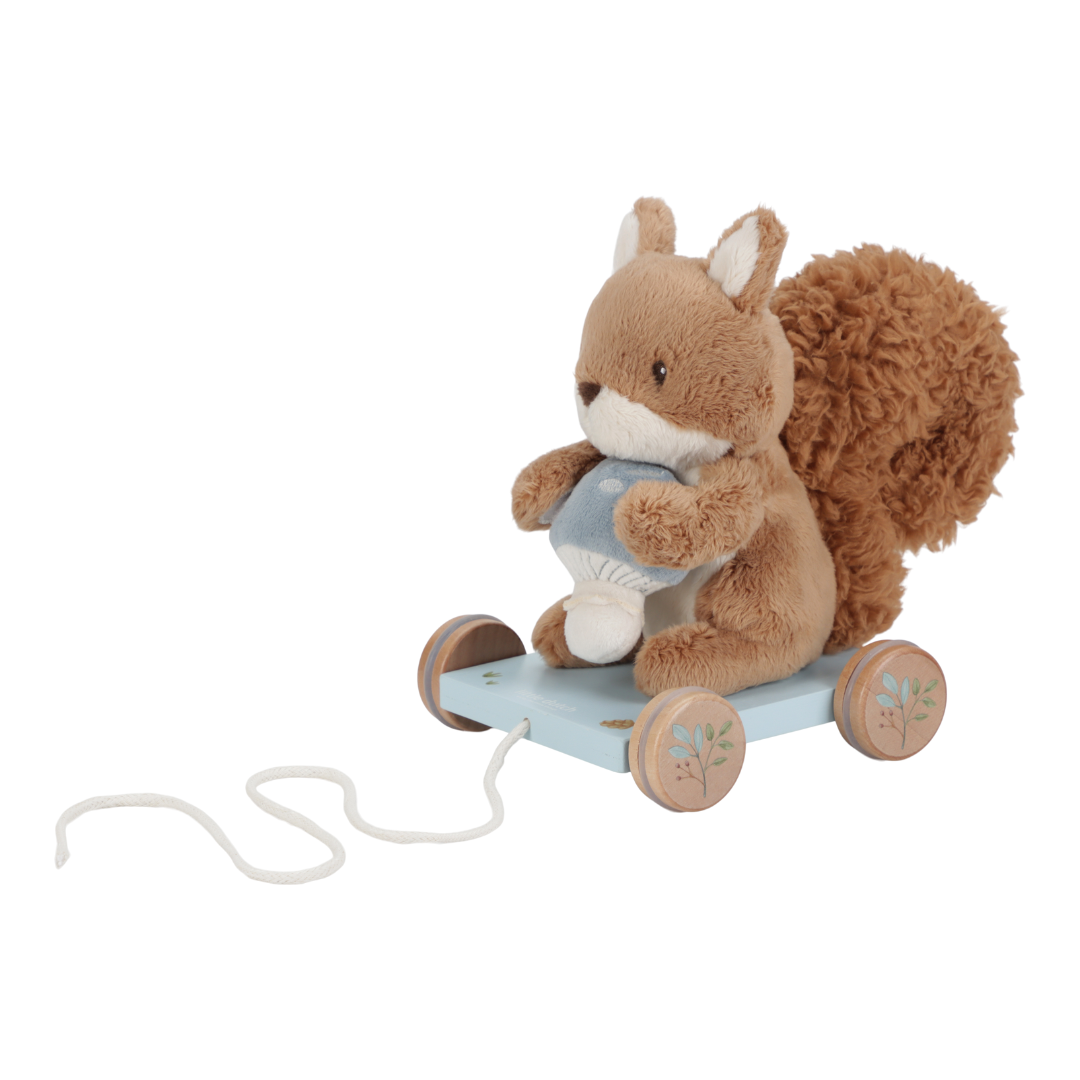 Little Dutch Pull Along Squirrel – Forest Friends