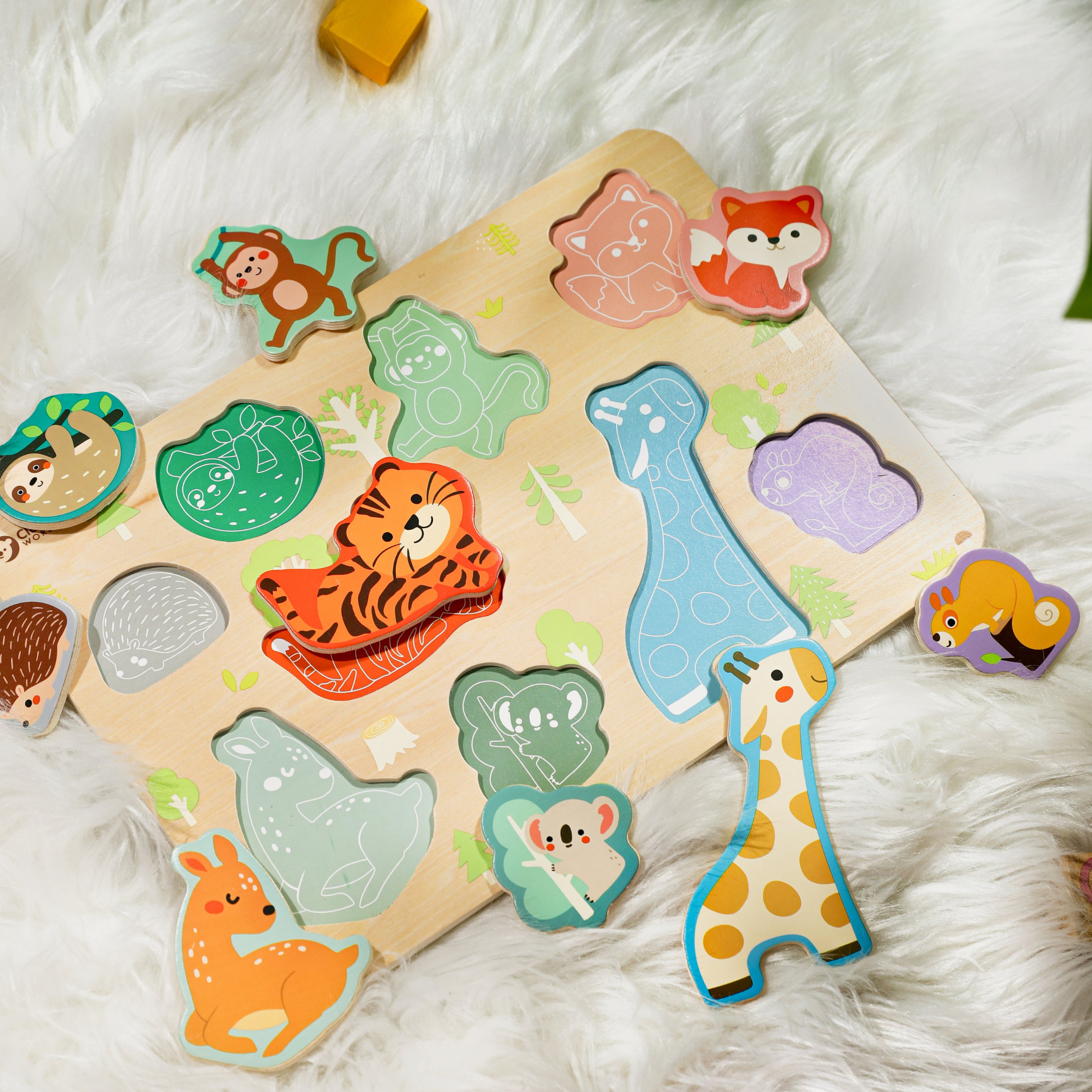 Classic World Wooden Puzzle – Animals