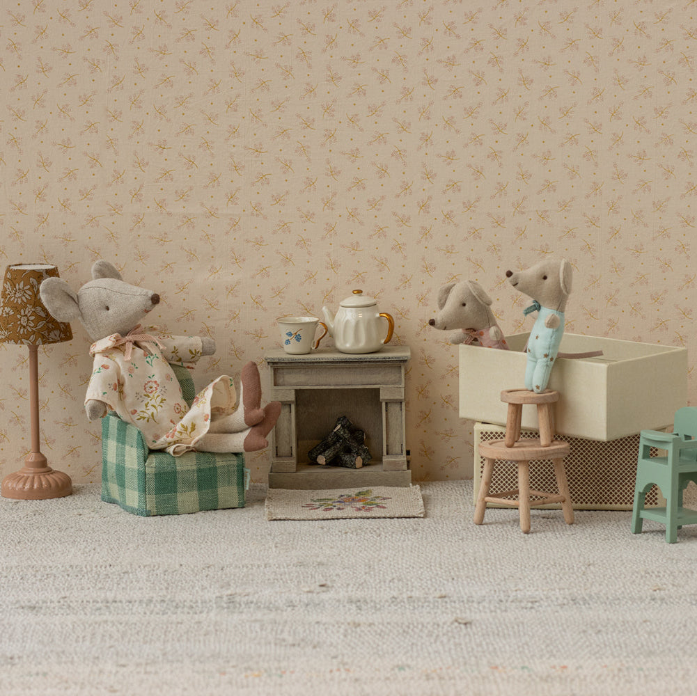 Maileg Miniature Mouse Fireplace – Off White
