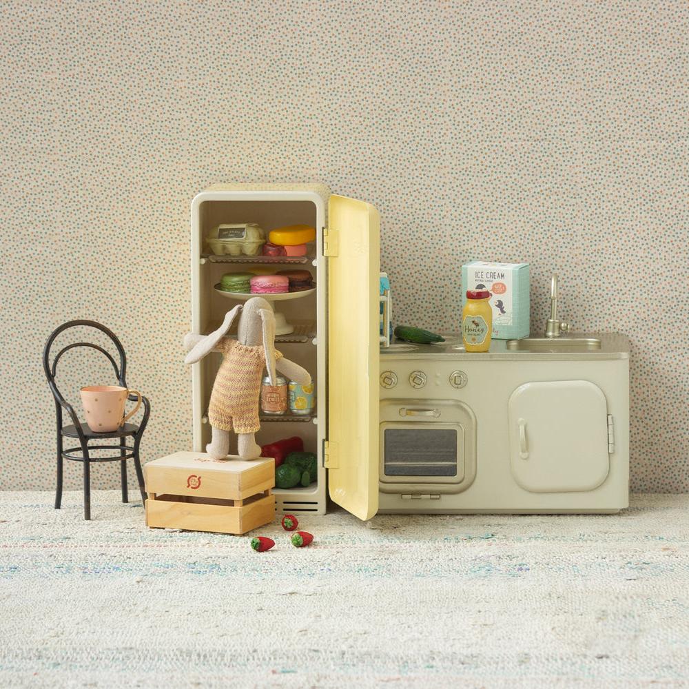 Maileg Miniature Mouse Fridge – Yellow