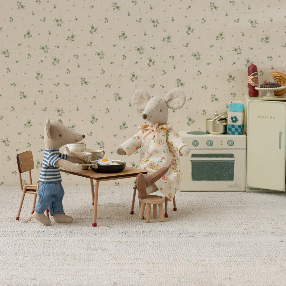 Maileg Miniature Mouse Chair – Dark Powder