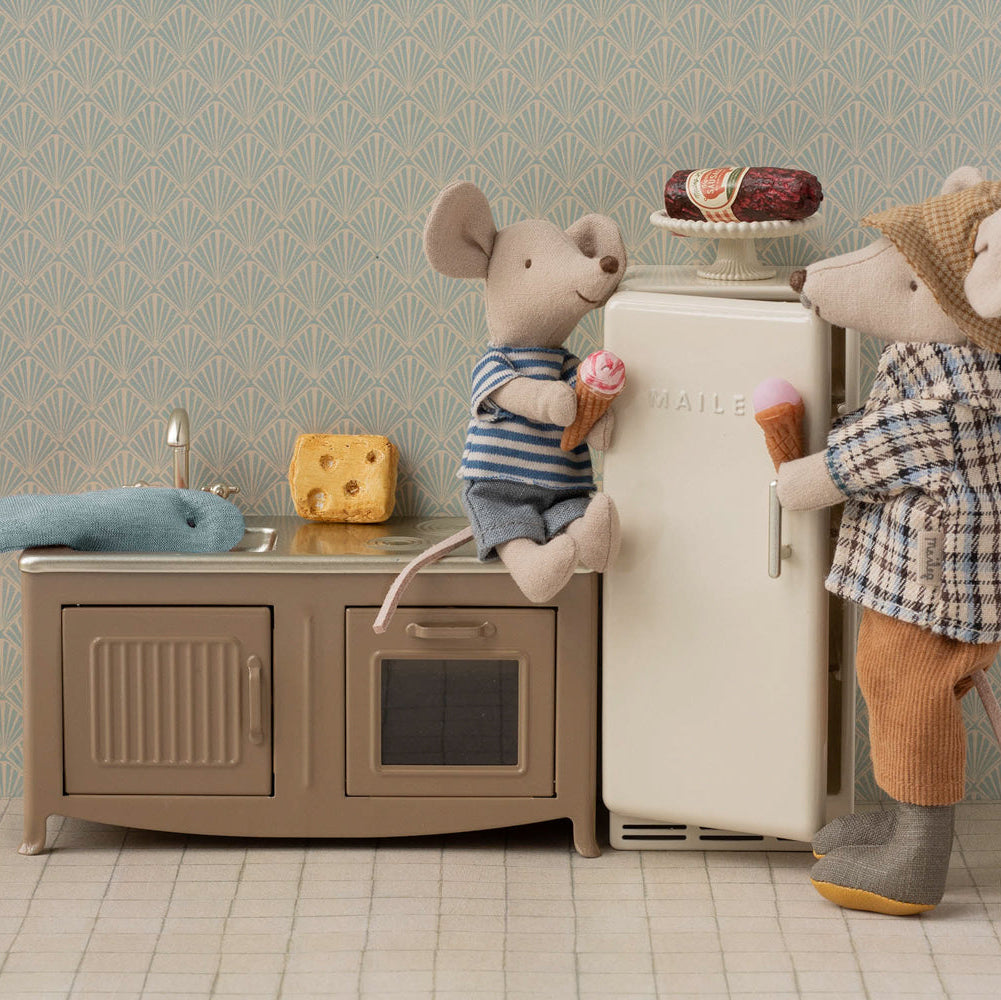 Maileg Miniature Mouse Fridge – Off White