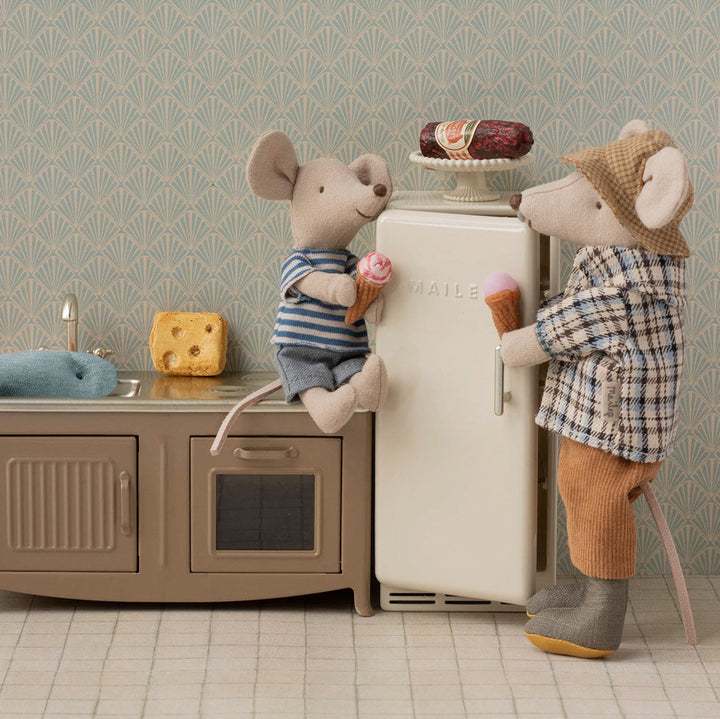 Maileg Miniature Mouse Fridge – Off White