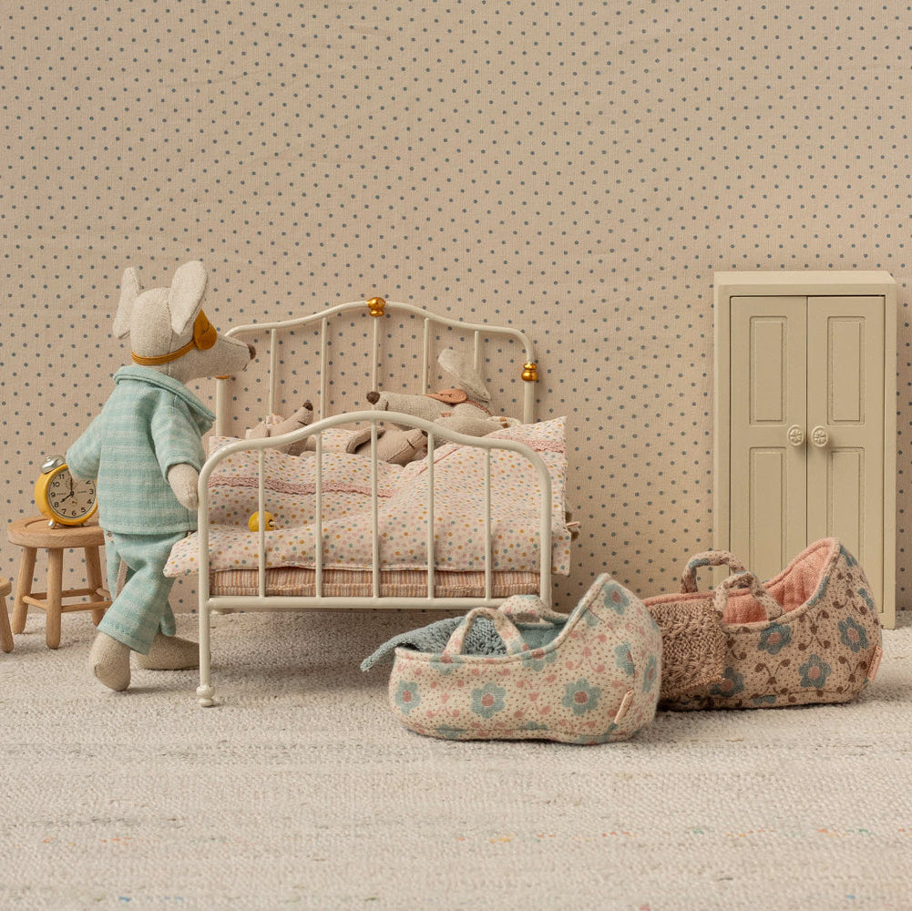 Maileg Miniature Mouse Vintage Double Bed – Off White