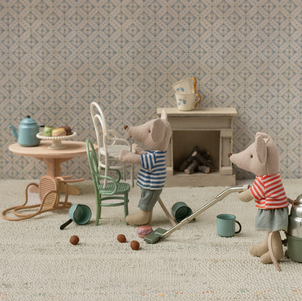 Maileg Miniature Mouse Vintage Chair – Mint