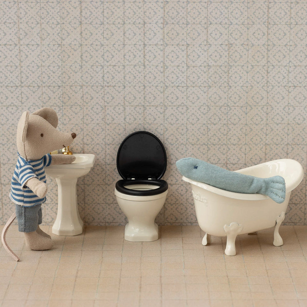 Maileg Miniature Mouse Tiny Toilet – Off White