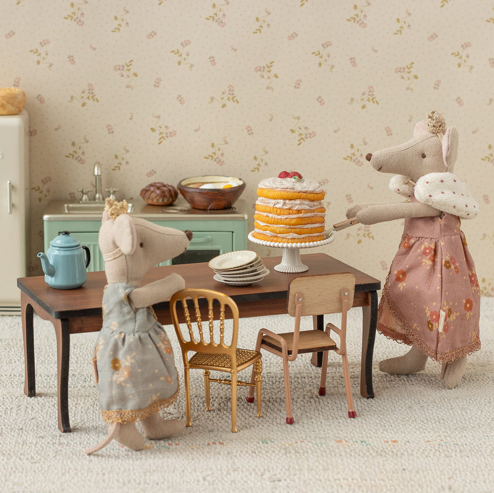Maileg Miniature Mouse Party Cake &amp; Cake Stand – Off white