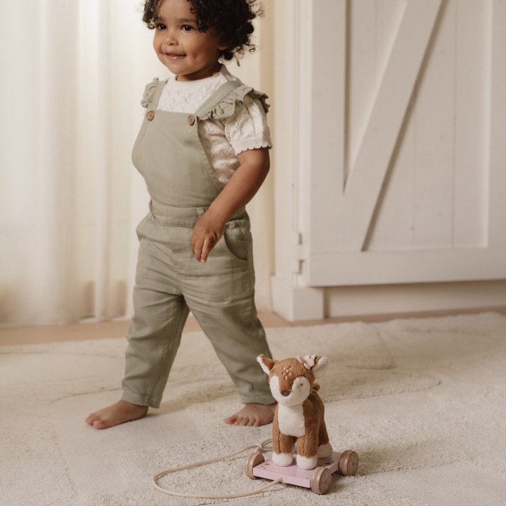Little Dutch Pull Along Deer – Fairy Garden