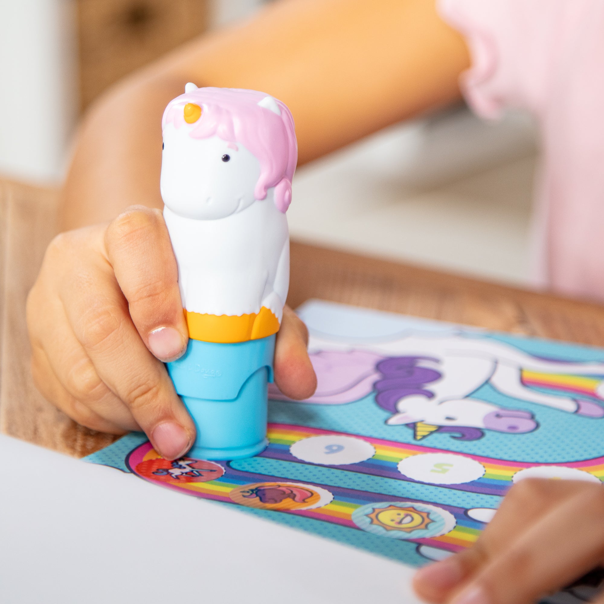 Melissa & Doug Sticker WOW!™ Activity Pad & Sticker Stamper – Unicorn