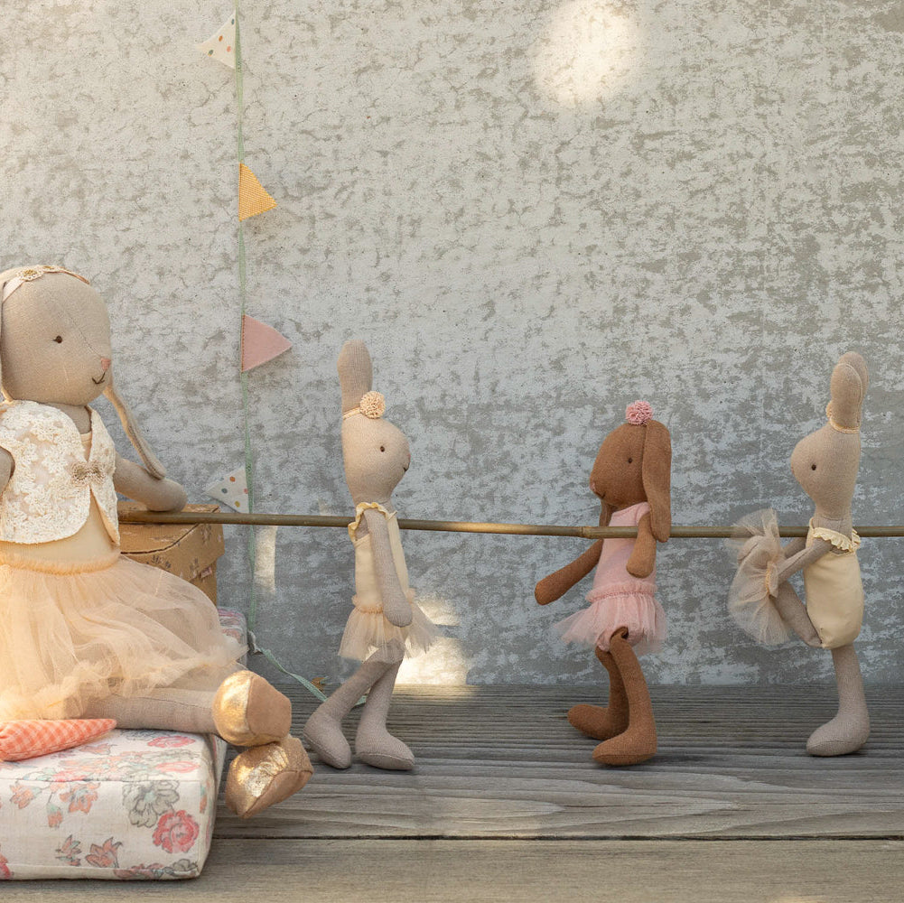 Maileg Rabbit with Ballet Suit & Skirt – Cream (Size 1)