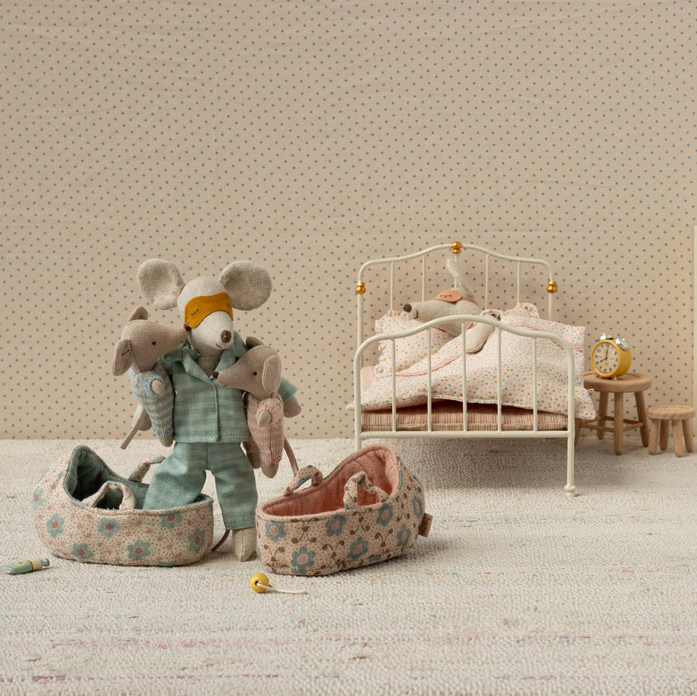 Maileg Baby Mouse in Carry Cot – Rose